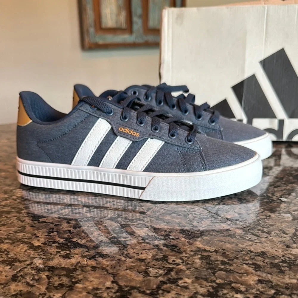 Adidas daily 3.0 Blue and White Casual Sneakers NIB 8